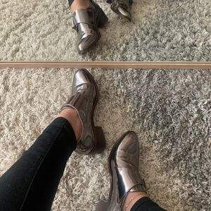 Metallic oxford loafers with buckle